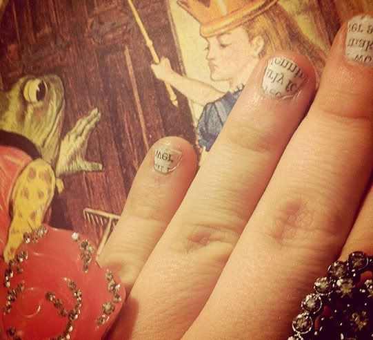 How To Make Newspaper Nails With Mouthwash